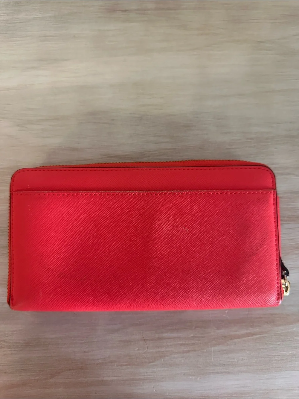 kate spade red saffiano continental wallet with gold plaque